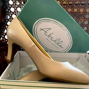 Abella Taupe Vinci pumps